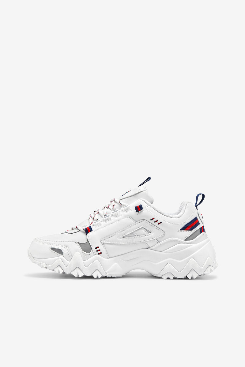 White / Navy / Red Women's Fila Oakmont Tr Trainers | FuBgSHnRAFh